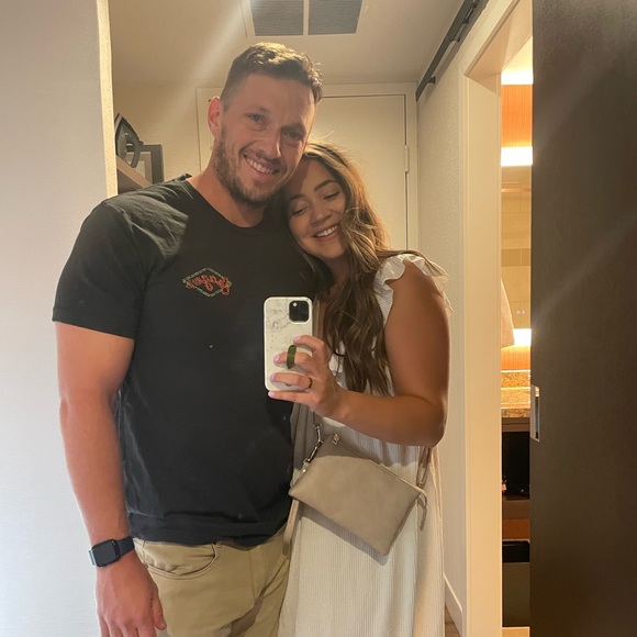 ✨ meet your posher, Jacquelin ✨ - Picture 3 of 3